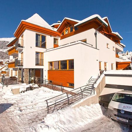 Hotel Lukas Fiss Bagian luar foto