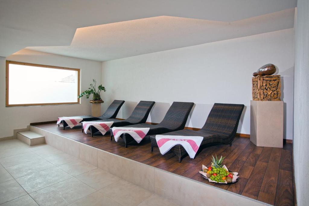 Hotel Lukas Fiss Bagian luar foto