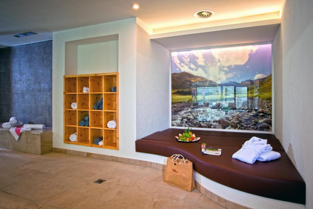 Hotel Lukas Fiss Bagian luar foto