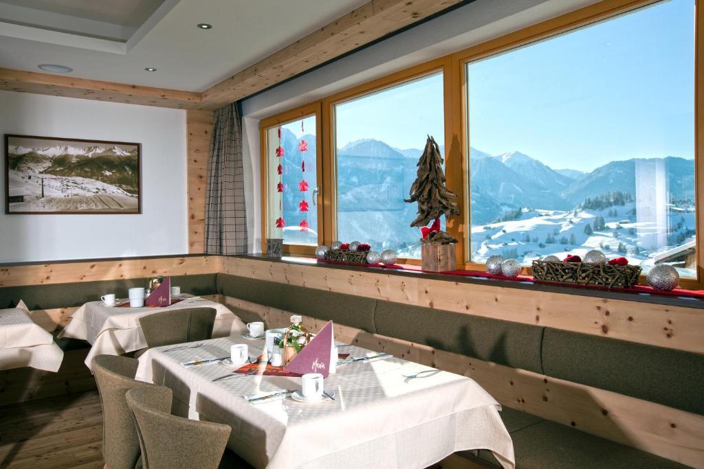 Hotel Lukas Fiss Bagian luar foto