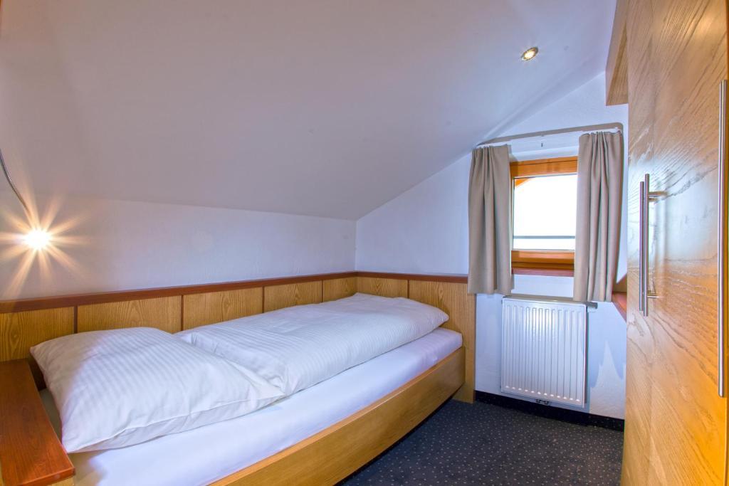 Hotel Lukas Fiss Ruang foto